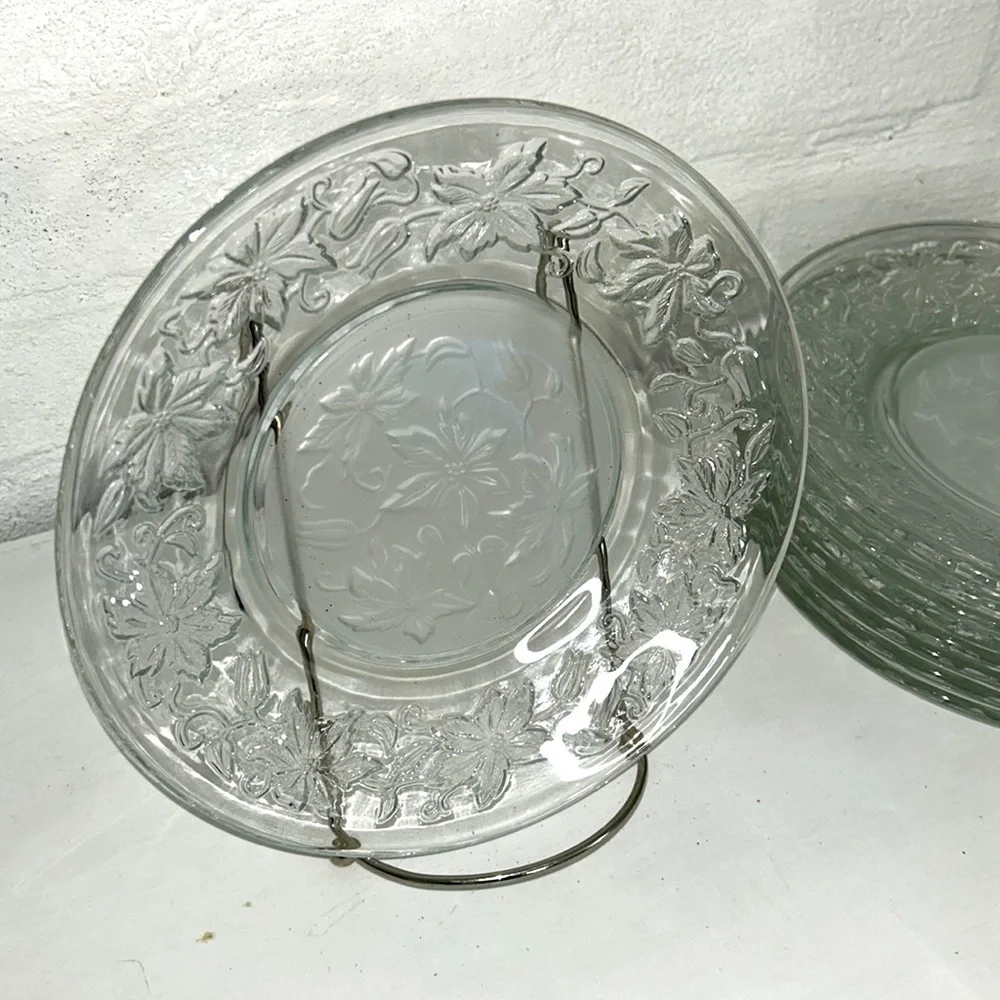 O664 4 pc Set 8” Fantasia Luncheon Plate by Princess House